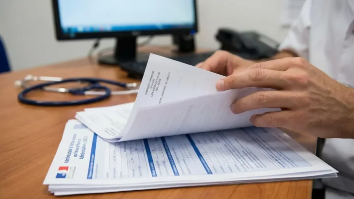 Aide médicale d&rsquo;État 2026 : nouvelles pièces justificatives selon le décret du 8 février