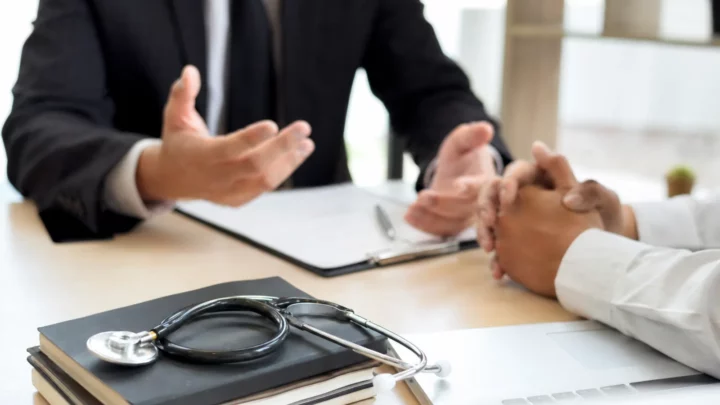 La réforme des mutuelles responsables : les changements majeurs que le gouvernement prépare pour 2026